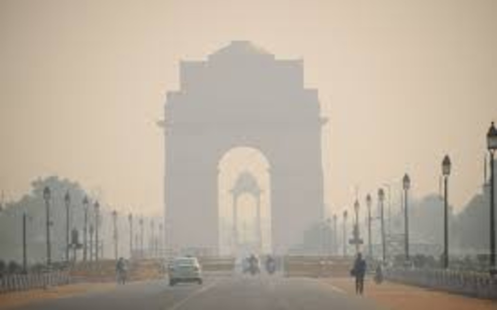 LG vs Kejriwal: Pollution Turns Into Political War in Delhi