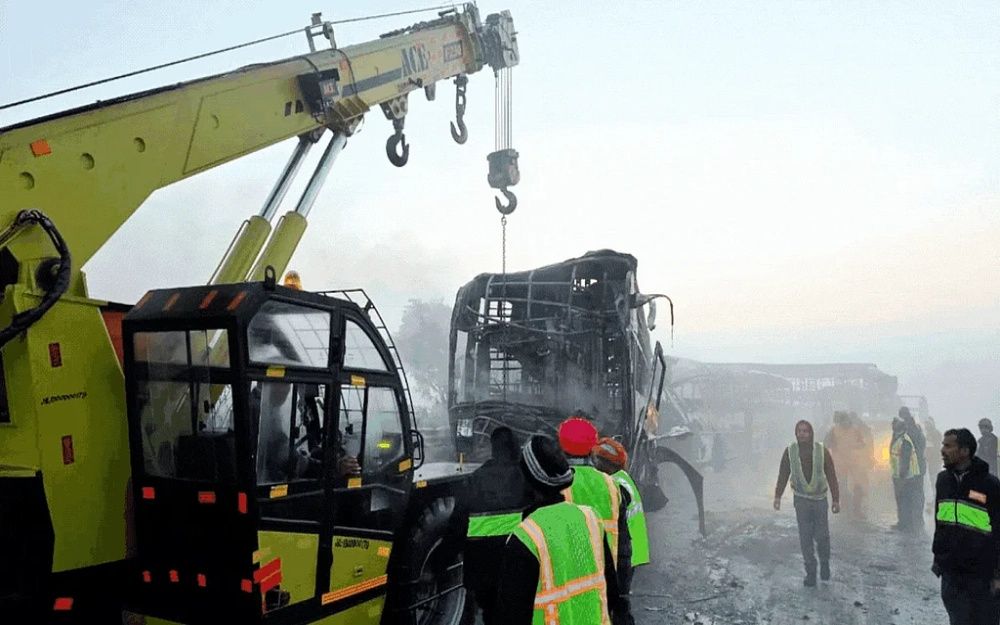 13 Killed in Yamuna Expressway Pile-Up Amid Dense Fog