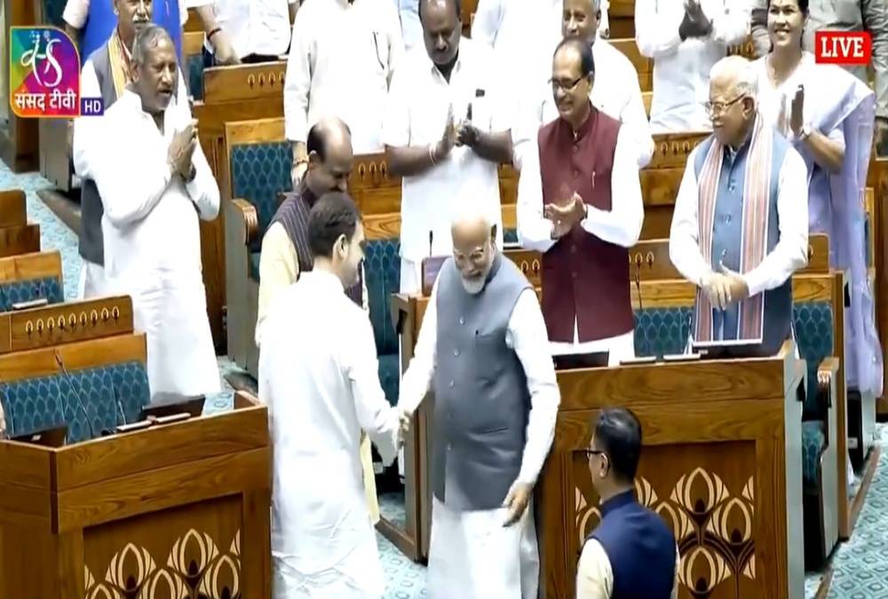PM Modi–Rahul Gandhi’s 88-Minute Meeting Sparks Buzz