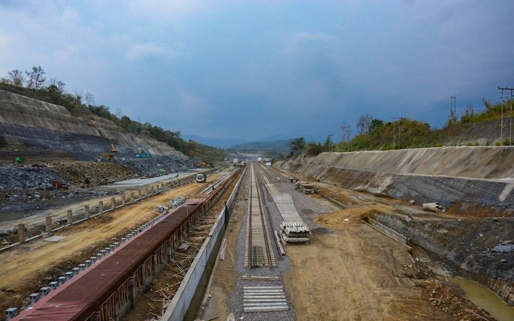 Mizoram Receives First Rail-Carried Cars at Sairang