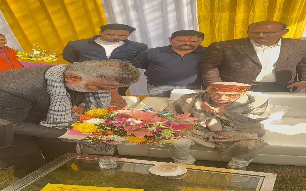Panchayati Raj Minister Greets Dr Murli Manohar Joshi on 92nd Birthday