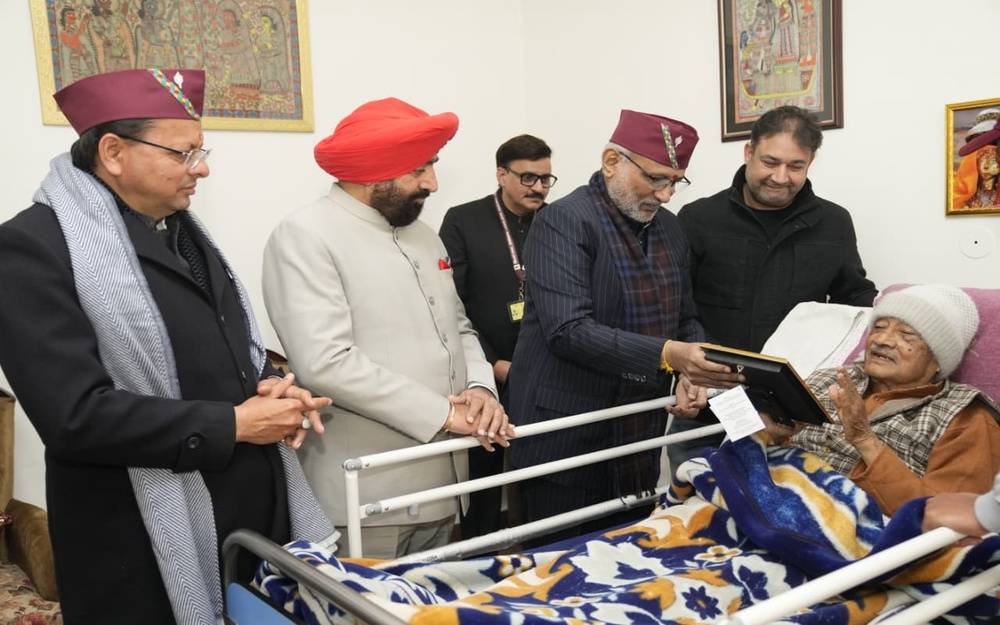 VP Radhakrishnan Meets B.C. Khanduri, Inquires About Health