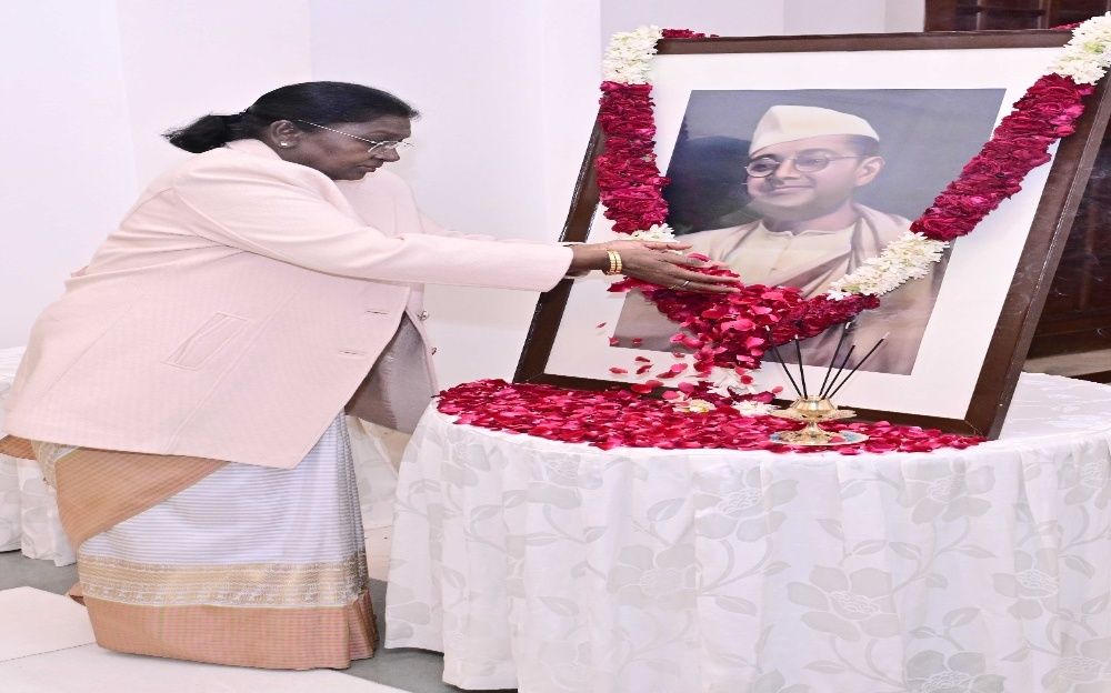 President Murmu Pays Tribute to Netaji on Parakram Diwas