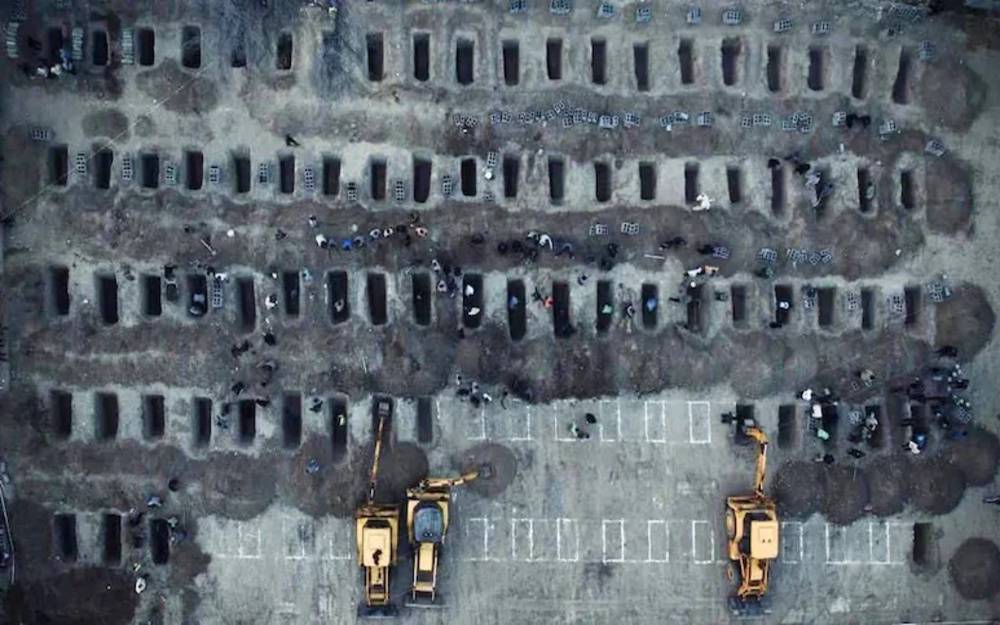 Iran FM Shares Image of Graves After School Strike