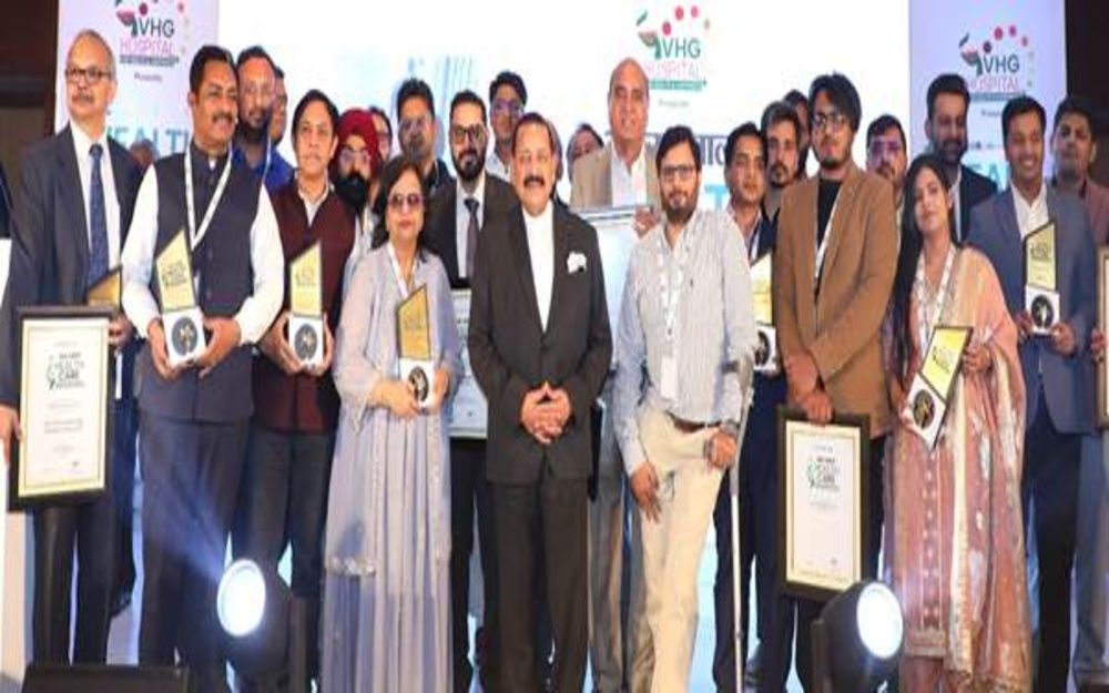 Jitendra Singh Honours 26 Young Doctors for Medical Excellence