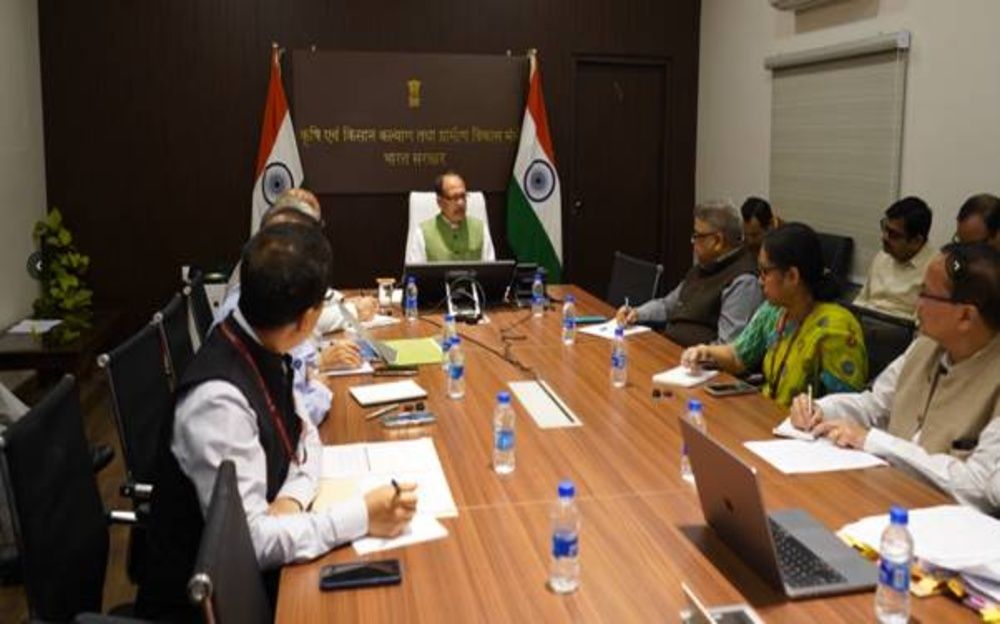 Agri Minister Shivraj Chairs Meet to Shield Agriculture Amid Global Crisis