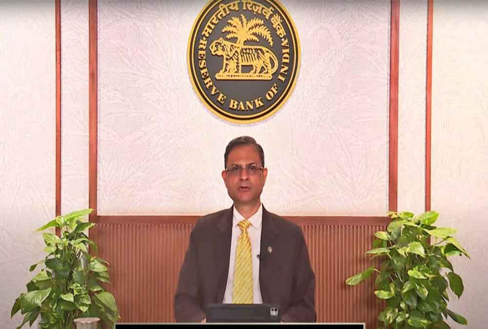 RBI Holds Repo Rate at 5.25% Amid Global Uncertainty