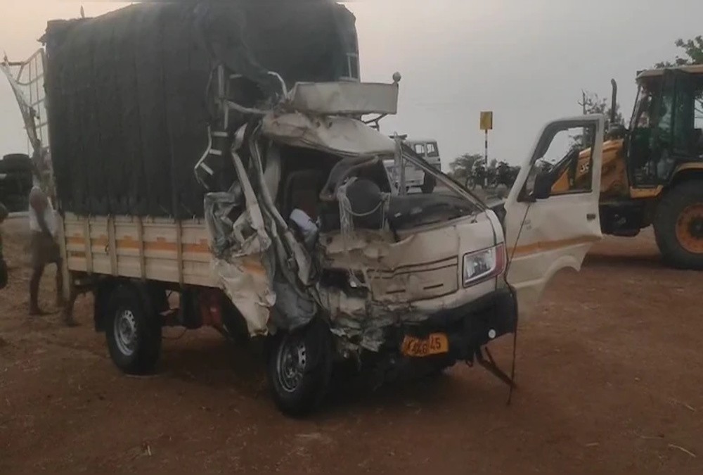 Andhra Road Accident: 8 Pilgrims Killed in Kurnool
