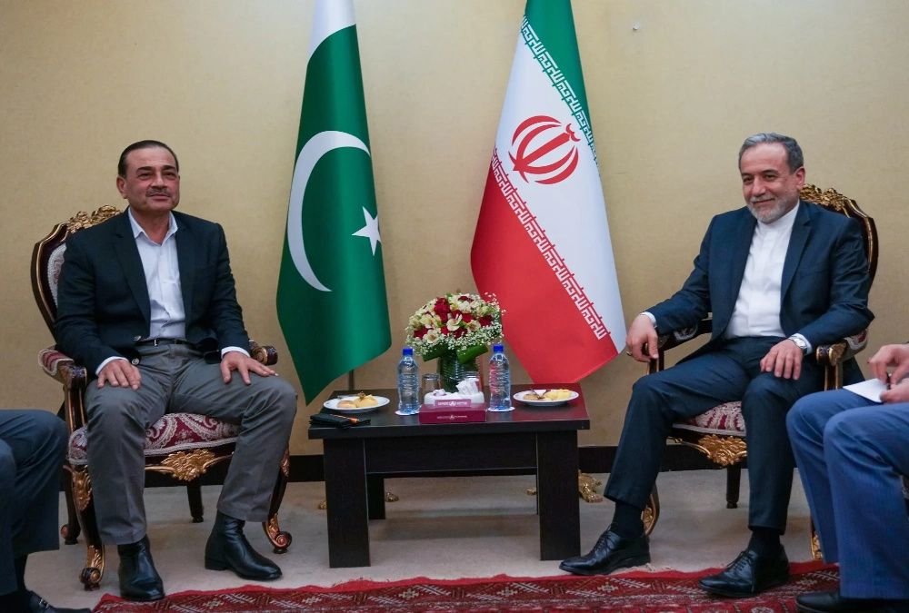 US-Iran Talks Shift to Tehran as Pakistan Delegation Steps In