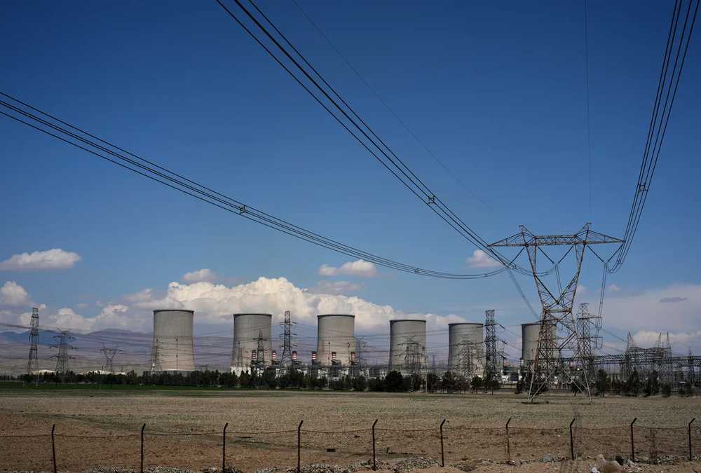 Iran Calls for Human Chains at Power Plants as US Strike Deadline Looms