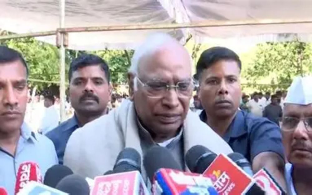 Kerala elections: Kharge’s comments on the Gujarat controversy