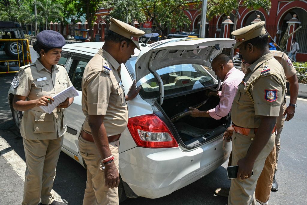 Poll Crackdown: Seizures Cross ₹865 Crore in TN, WB