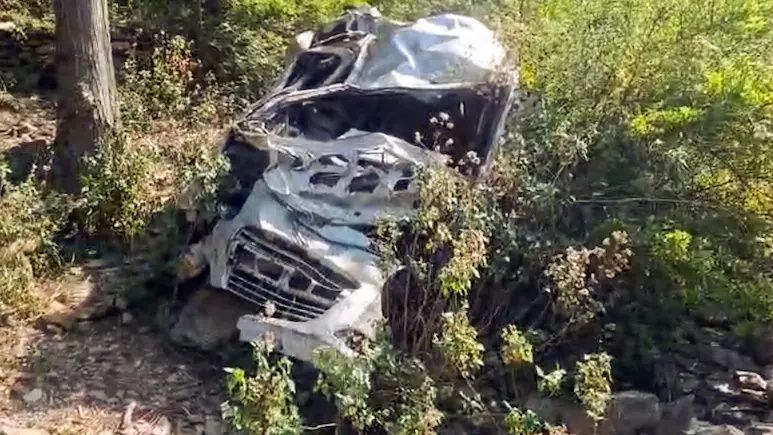 8 Killed as Vehicle Falls into Gorge in Tehri