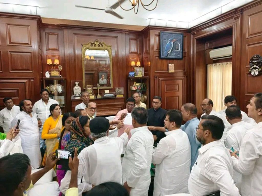 TMC Revolt Erupts as 58 MLAs Back Ritabrata Banerjee