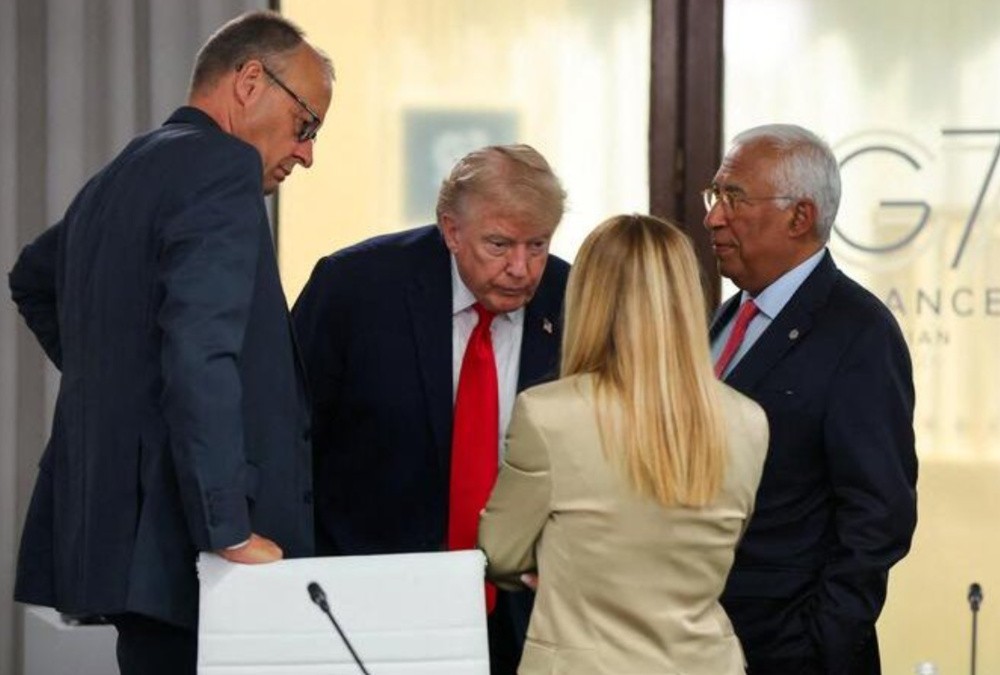 Meloni Rejects Trump’s ‘Begged for Photo’ Claim
