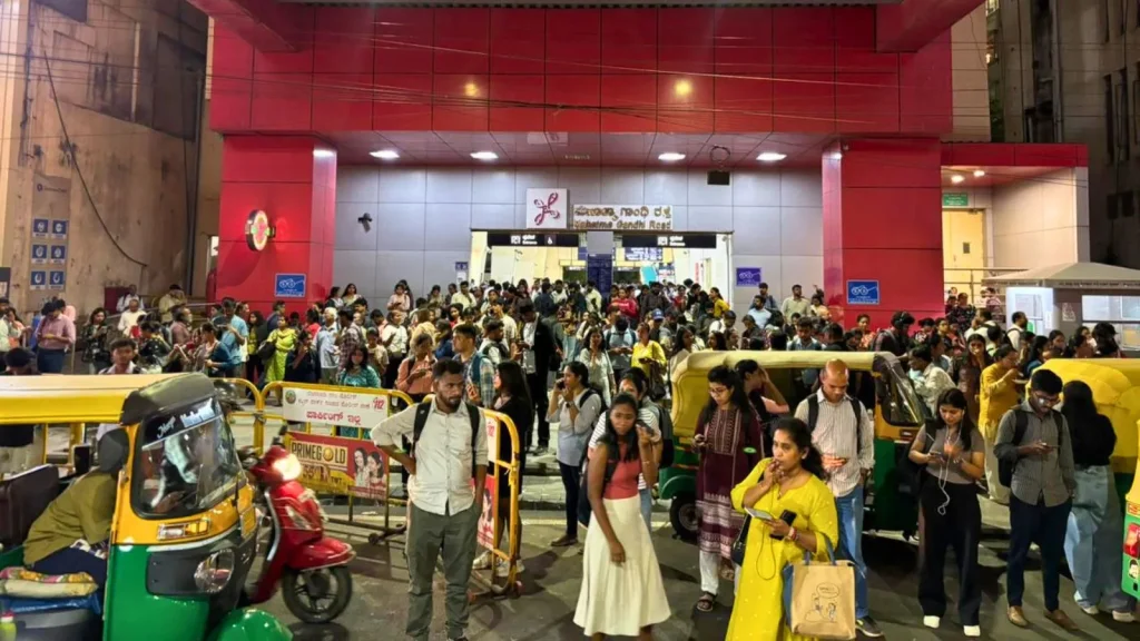 Bengaluru Metro Snag Triggers Commuter Chaos