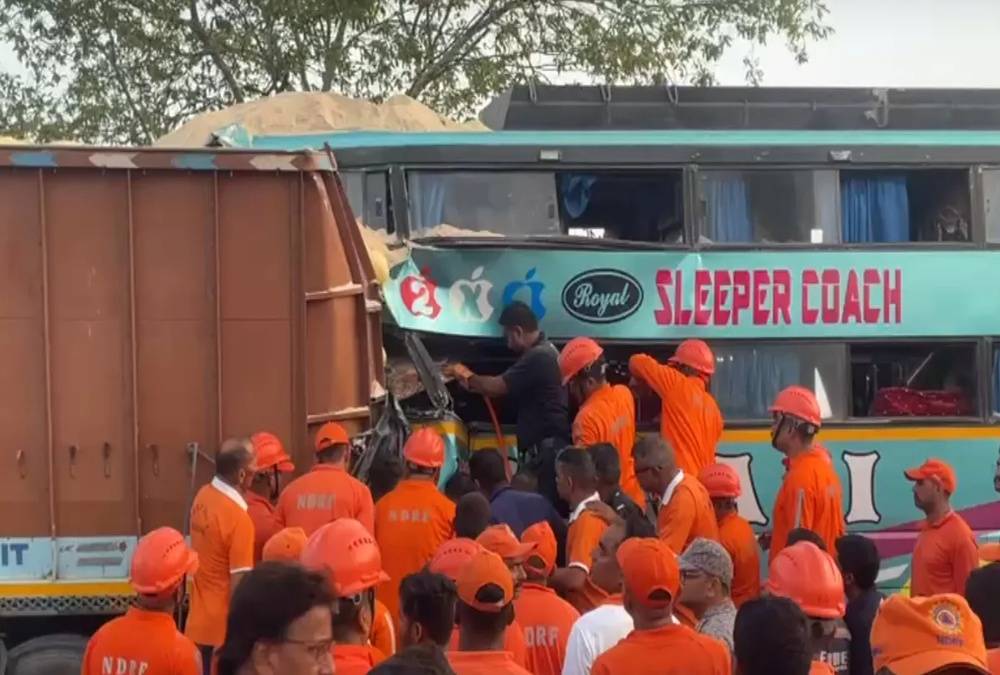 Six Killed as Bus Crashes into Truck in Gujarat