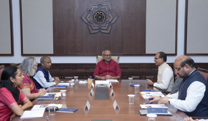 VP Radhakrishnan Reviews Kapas Kanti Mission
