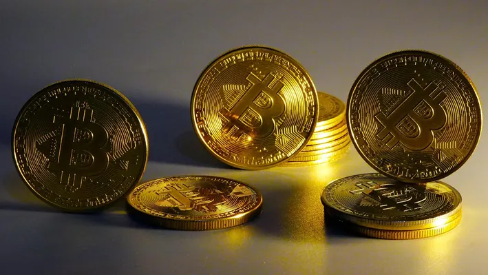 Bitcoin Crosses $80,000 as Dollar Weakness Boosts Crypto