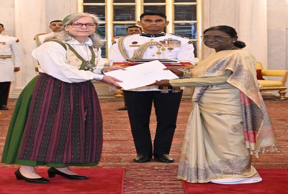 Six Nations’ Envoys Present Credentials to President Murmu