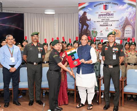 Rajnath Singh Flags Off NCC Girls’ Parang La Trek