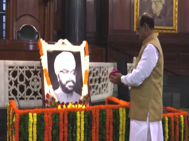 Om Birla Pays Tribute to Former LS Speaker G.S. Dhillon