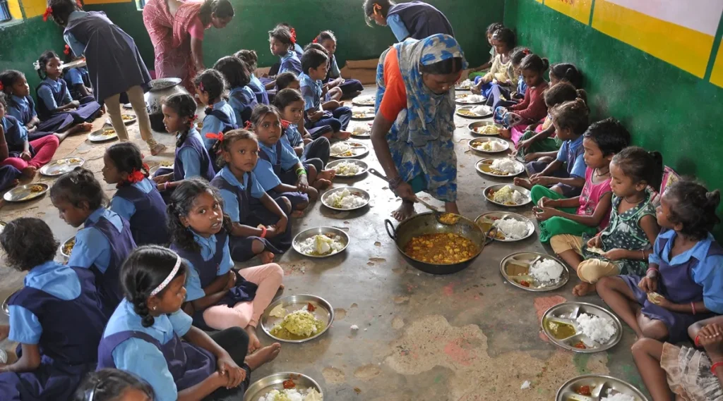 36 Schoolgirls Fall Ill As Detergent Mixed in Mid-Day Meal in Bihar